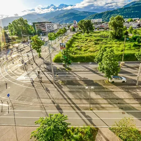 Adagio Access Grenoble Hotel 3*