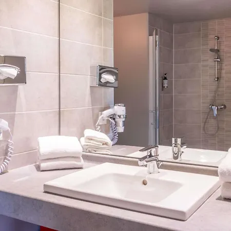 أجنحة كومفورت يونيفيرسيتيز جرينوبل 3* Saint-Martin-dʼHères